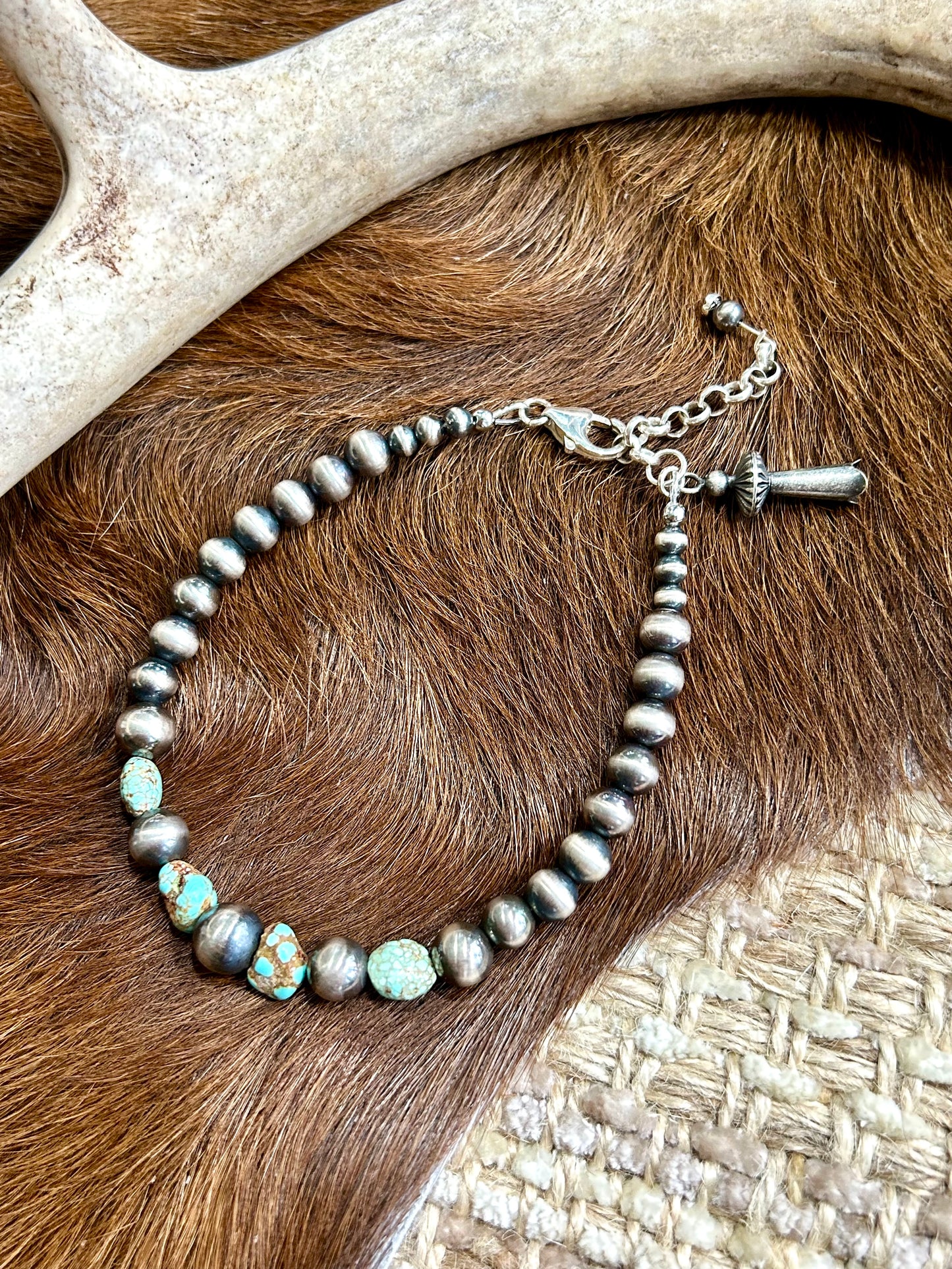 8 inch | Turquoise and Navajo Pearl Bracelet