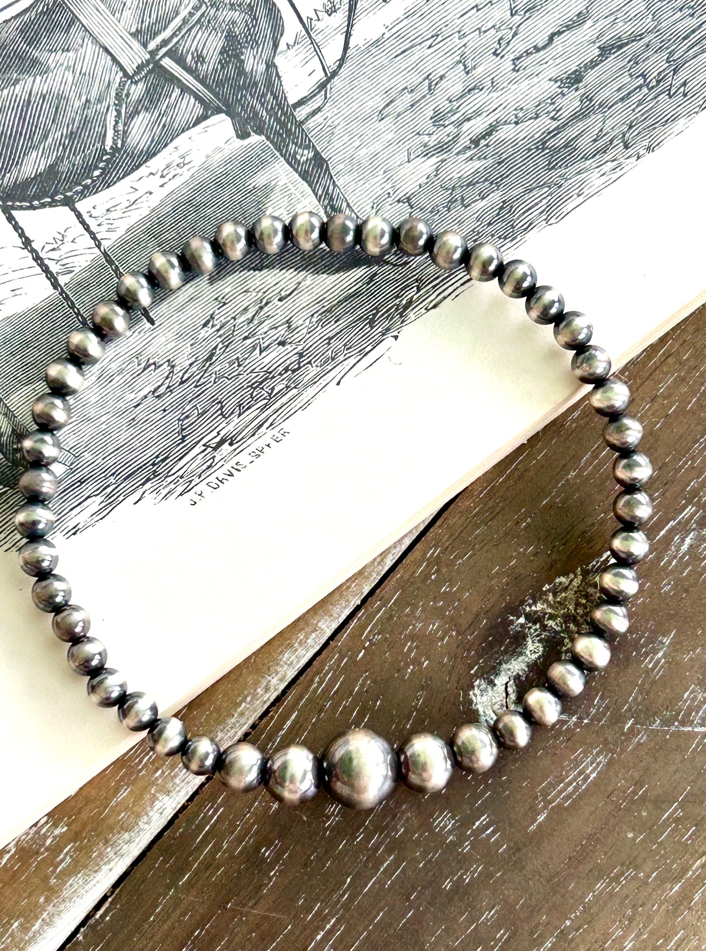 Classic Western Pearl Stretch Bracelet